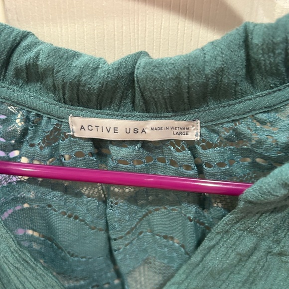 Green Tank/Blouse - Picture 2 of 2